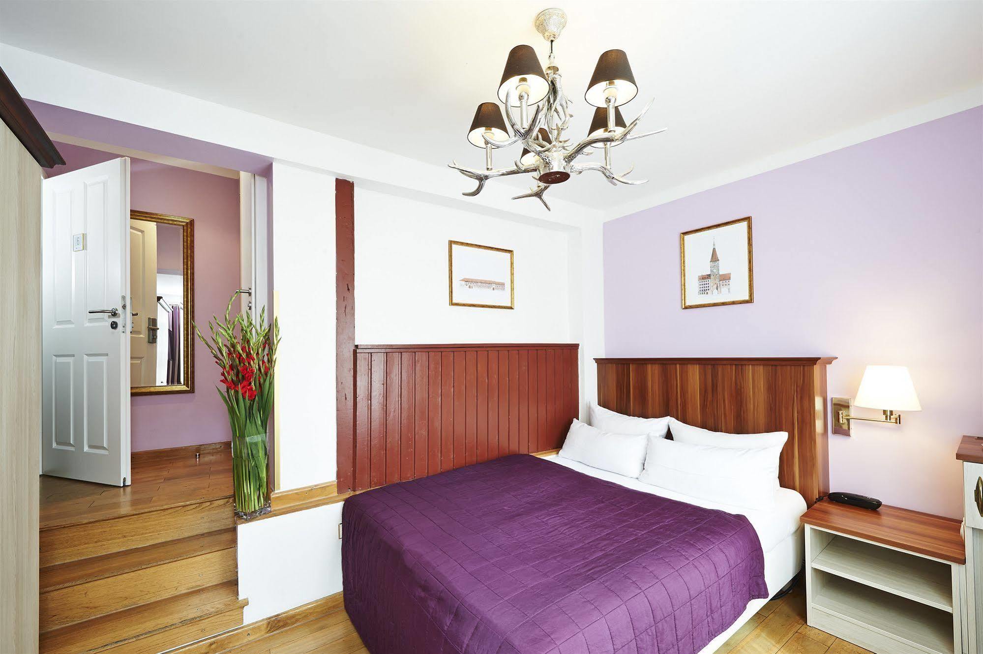 Elch Hotel 3*